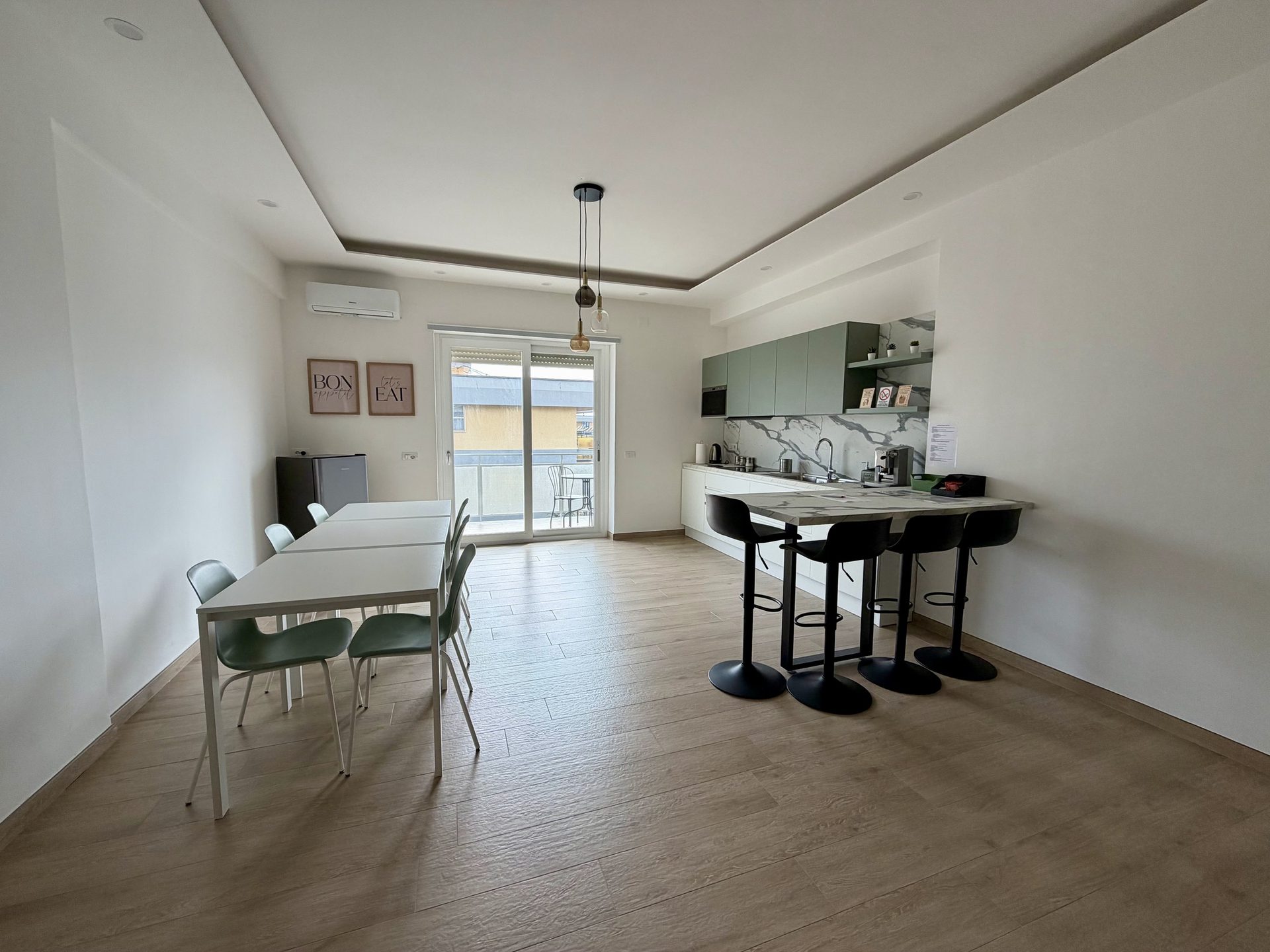 Materica Apartment Caserta, vicino alla Reggia – open space soggiorno cucina