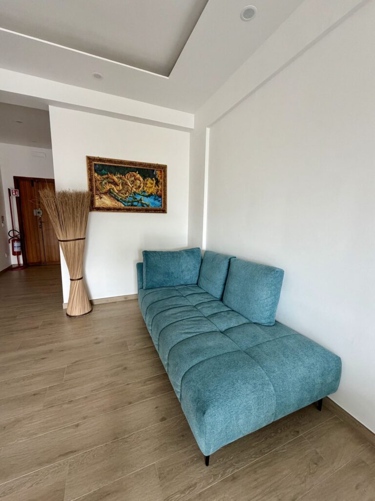 L'open space: cucina e soggiorno